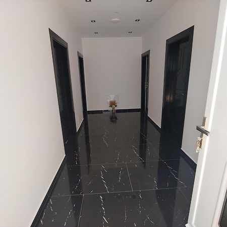Guesthouse Leo Ksamil Eksteriør billede